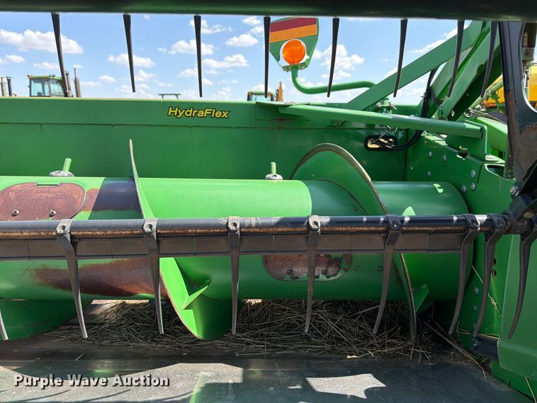 image for item EW8920 2011 John Deere 635F HydraFlex flex draper head