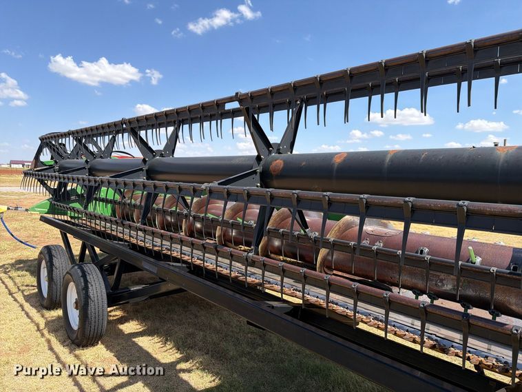 image for item EW8920 2011 John Deere 635F HydraFlex flex draper head