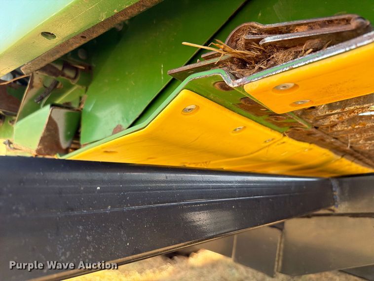 image for item EW8920 2011 John Deere 635F HydraFlex flex draper head