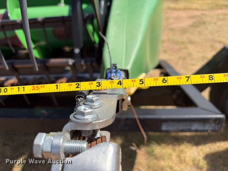 image for item EW8920 2011 John Deere 635F HydraFlex flex draper head
