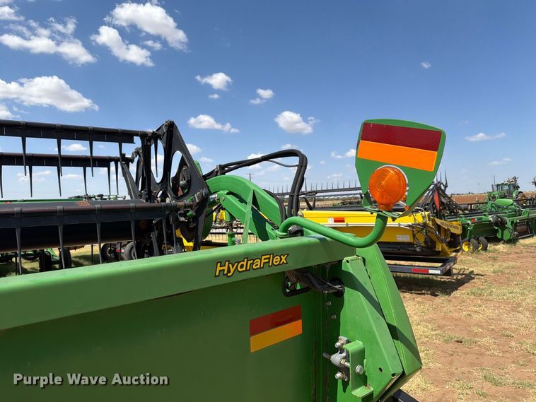image for item EW8920 2011 John Deere 635F HydraFlex flex draper head