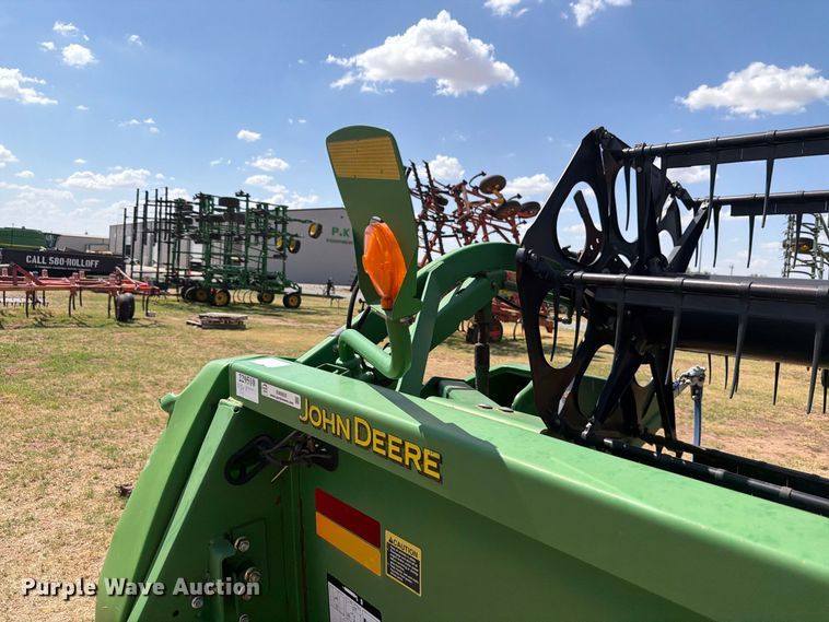 image for item EW8920 2011 John Deere 635F HydraFlex flex draper head