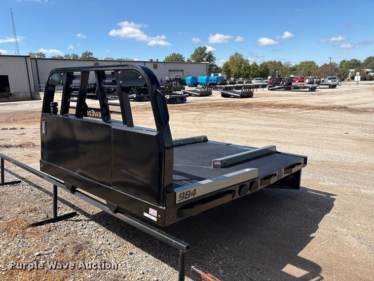 image for item EX0042 2023 DewEze 984 hydraulic bale bed