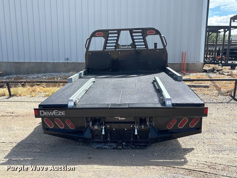 image for item EX0042 2023 DewEze 984 hydraulic bale bed