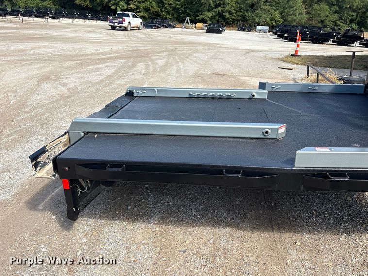 image for item EX0042 2023 DewEze 984 hydraulic bale bed