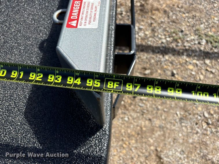 image for item EX0042 2023 DewEze 984 hydraulic bale bed