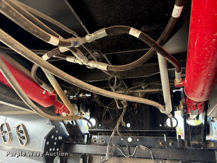 image for item EX0042 2023 DewEze 984 hydraulic bale bed