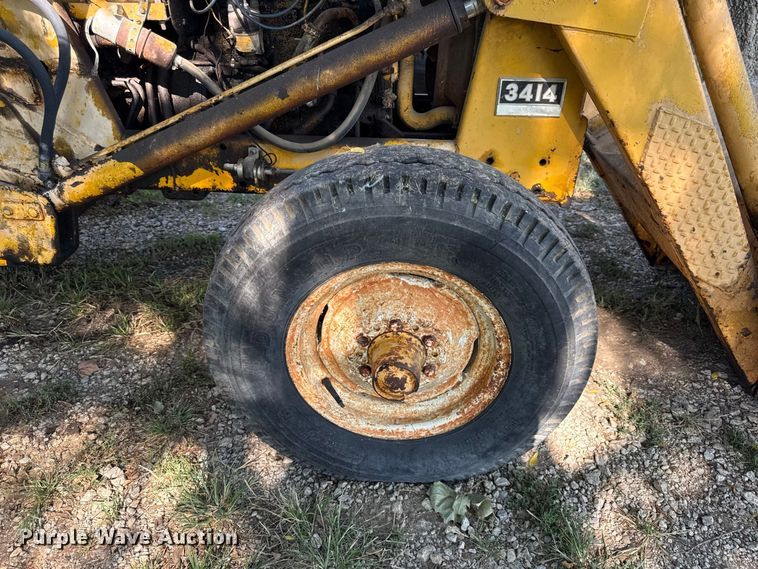 image for item EX2233 International 3414 tractor