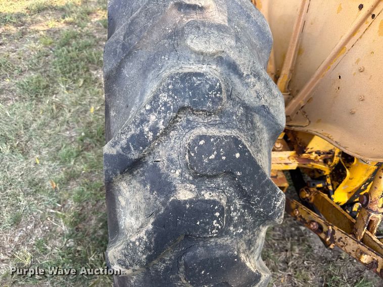 image for item EX2233 International 3414 tractor