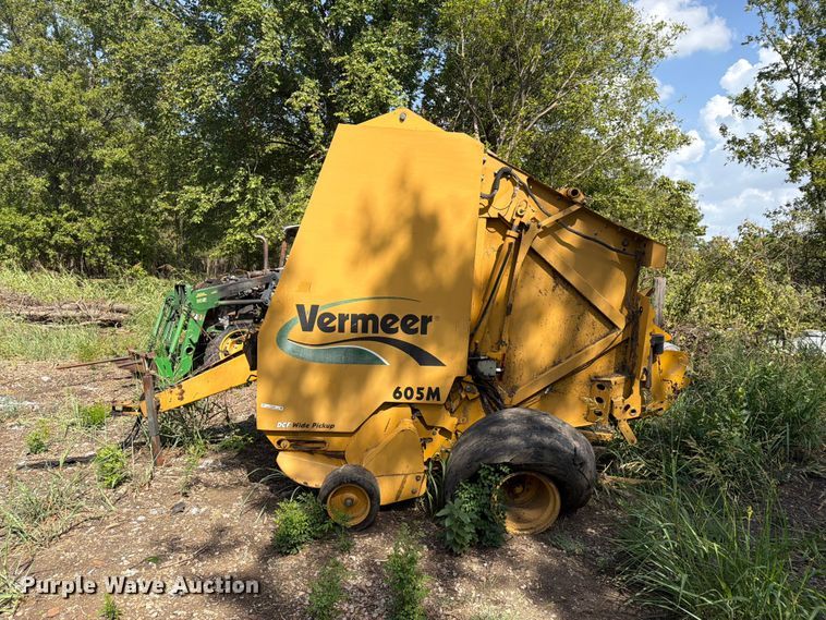 image for item EX4283 2007 Vermeer round baler