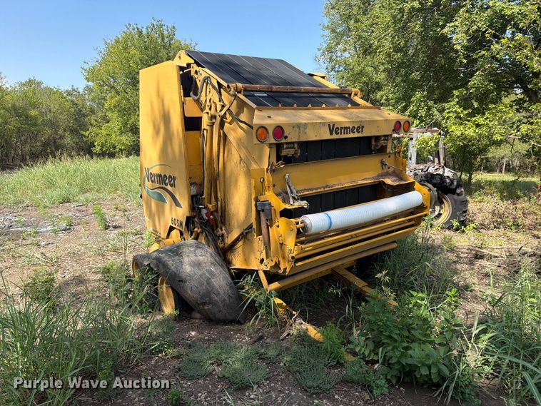 image for item EX4283 2007 Vermeer round baler