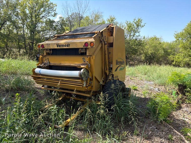 image for item EX4283 2007 Vermeer round baler