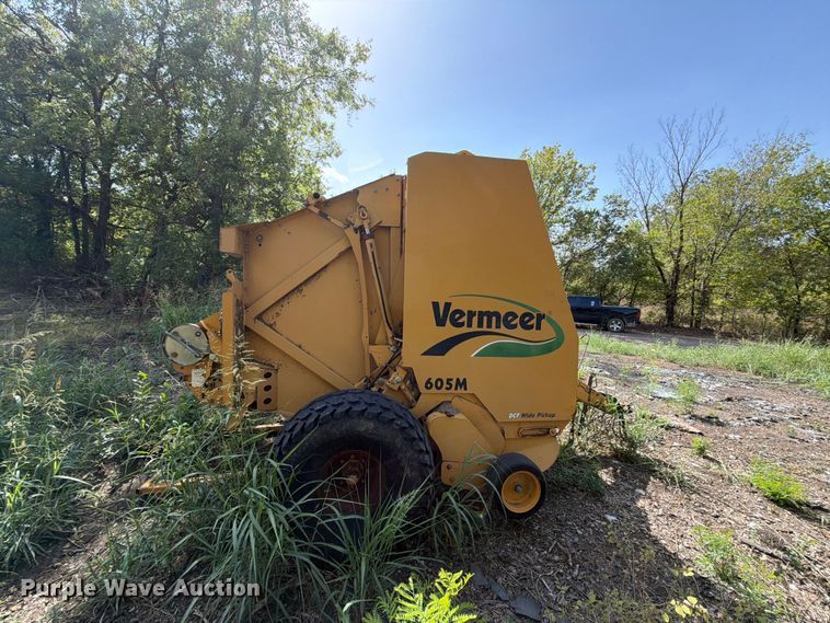 image for item EX4283 2007 Vermeer round baler