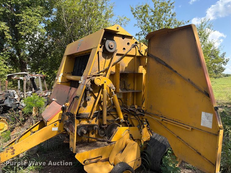 image for item EX4283 2007 Vermeer round baler