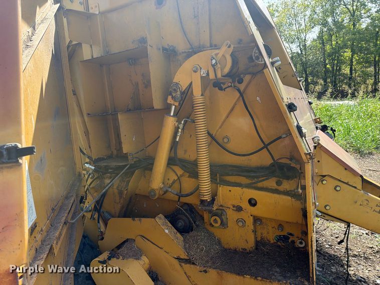 image for item EX4283 2007 Vermeer round baler