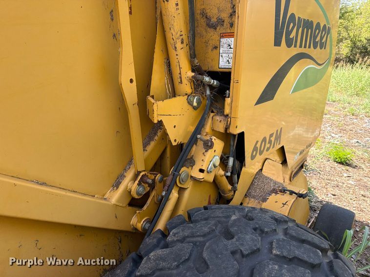 image for item EX4283 2007 Vermeer round baler