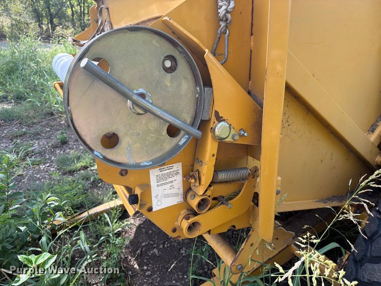 image for item EX4283 2007 Vermeer round baler