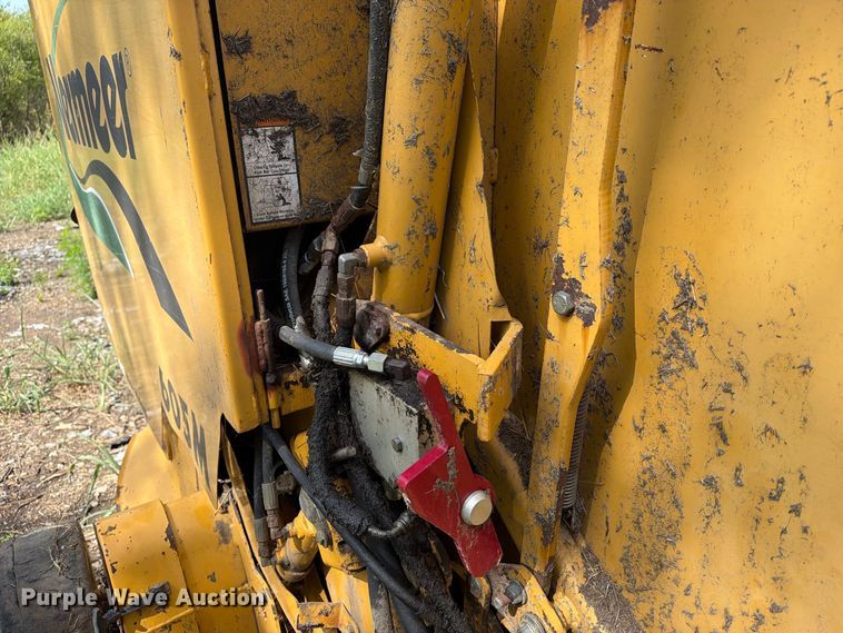 image for item EX4283 2007 Vermeer round baler