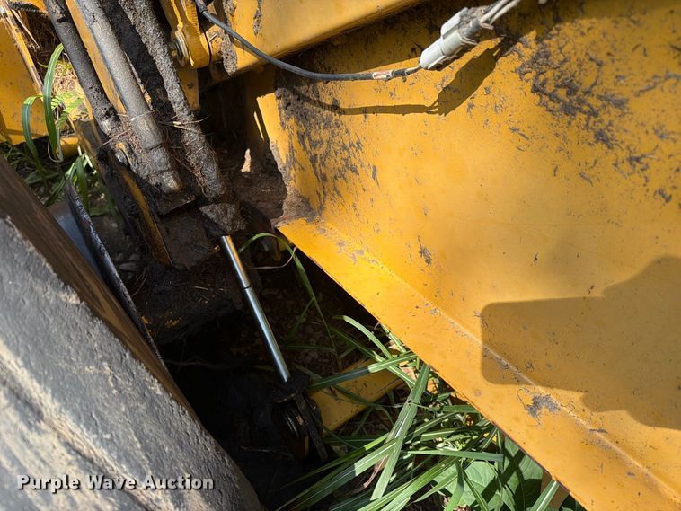 image for item EX4283 2007 Vermeer round baler