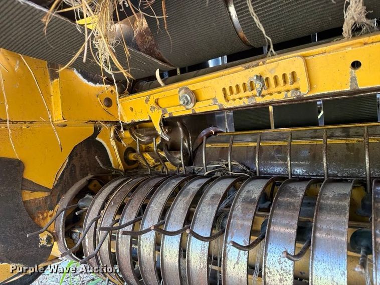 image for item EX4283 2007 Vermeer round baler