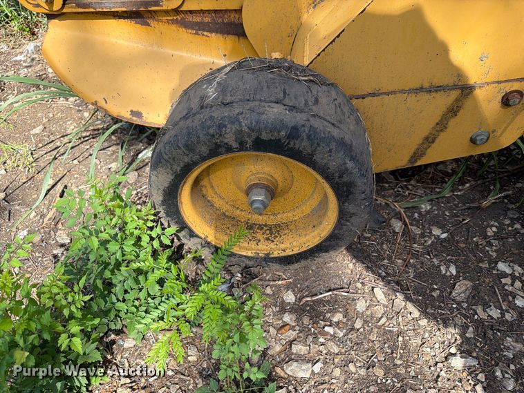 image for item EX4283 2007 Vermeer round baler