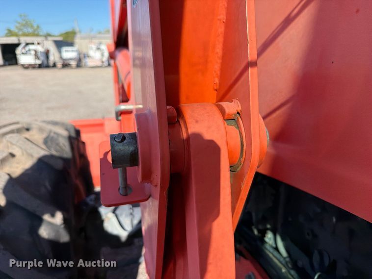 image for item FB5119 2012 Kubota M126X MFWD tractor