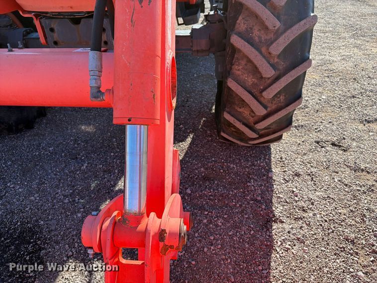 image for item FB5119 2012 Kubota M126X MFWD tractor