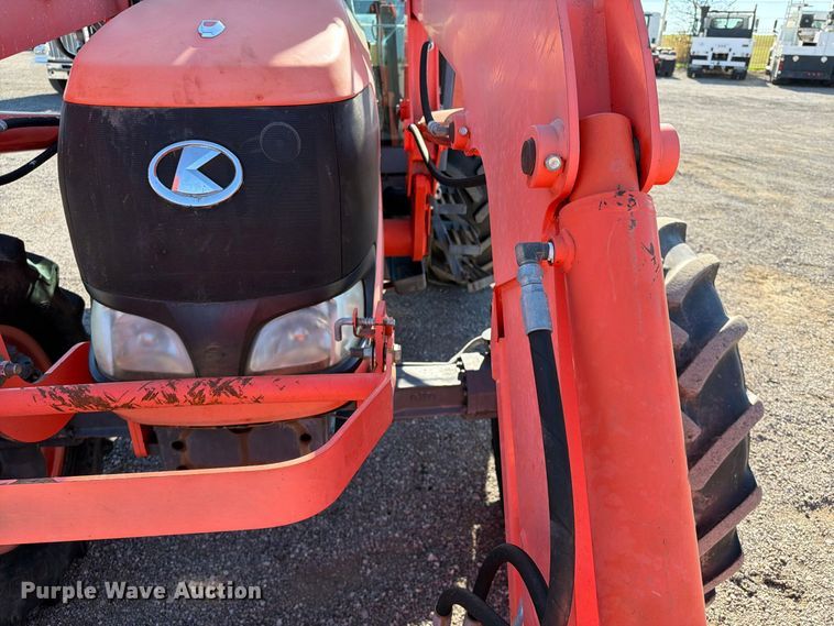 image for item FB5119 2012 Kubota M126X MFWD tractor