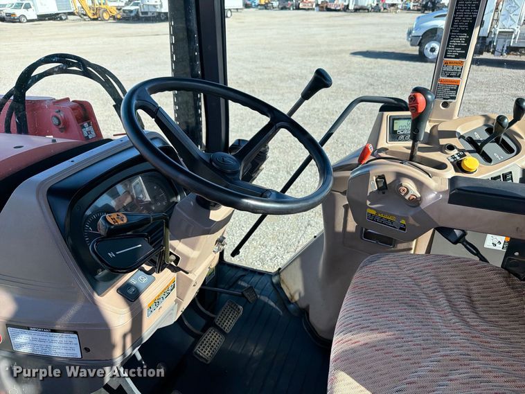 image for item FB5119 2012 Kubota M126X MFWD tractor