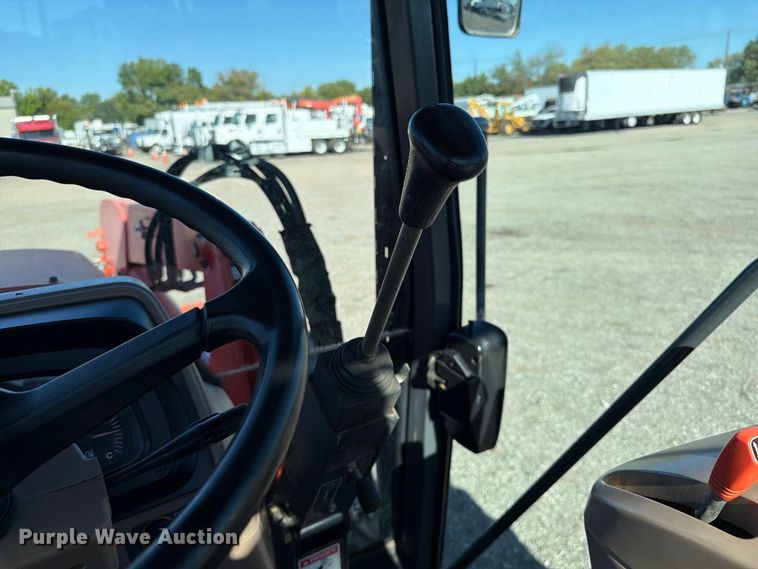 image for item FB5119 2012 Kubota M126X MFWD tractor