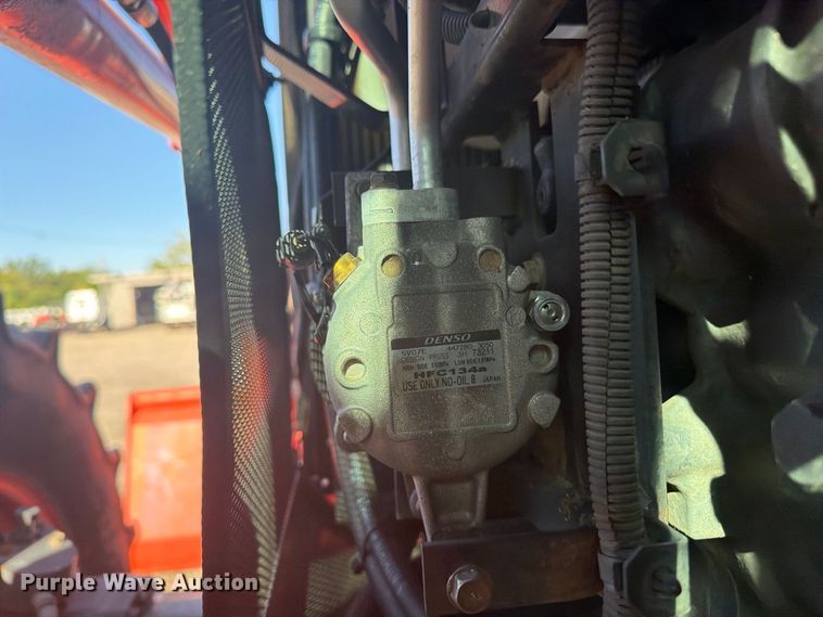 image for item FB5119 2012 Kubota M126X MFWD tractor