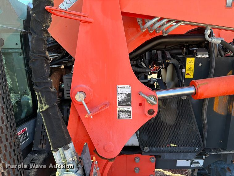 image for item FB5119 2012 Kubota M126X MFWD tractor