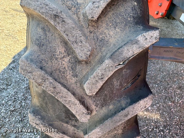 image for item FB5119 2012 Kubota M126X MFWD tractor
