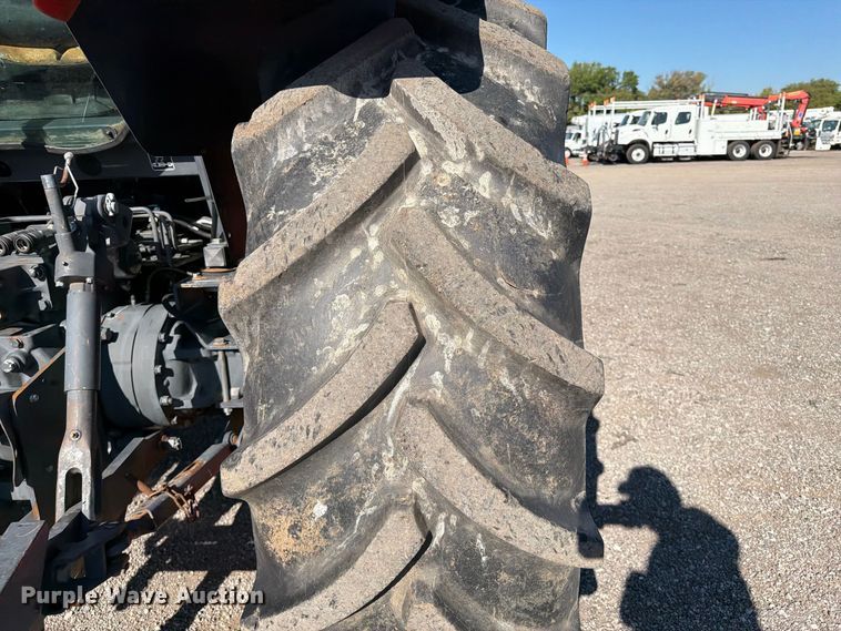 image for item FB5119 2012 Kubota M126X MFWD tractor