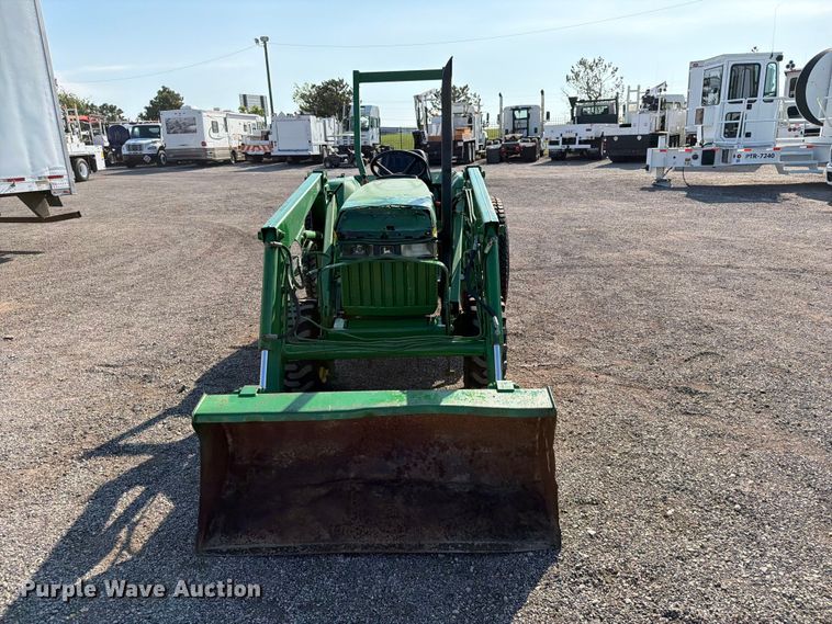 image for item FB5169 1998 John Deere 870 MFWD tractor