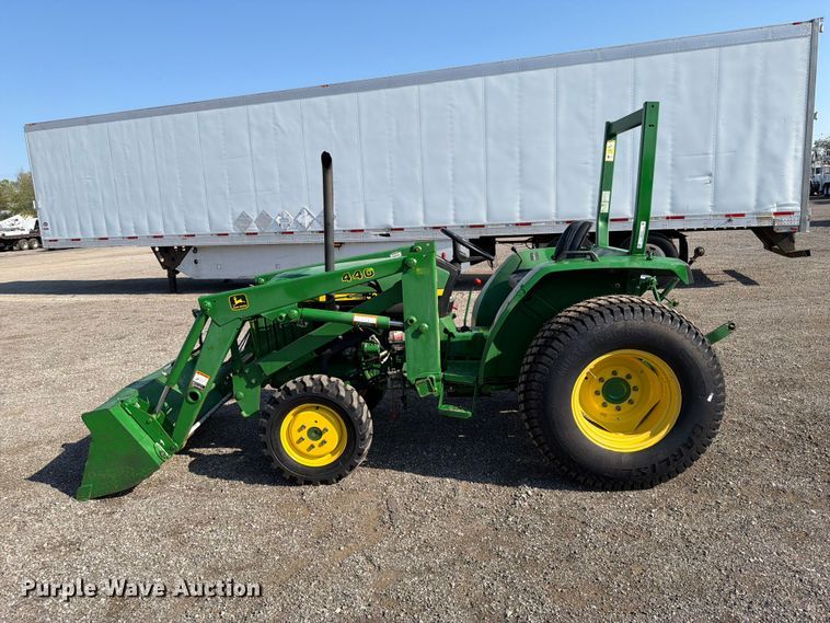 image for item FB5169 1998 John Deere 870 MFWD tractor