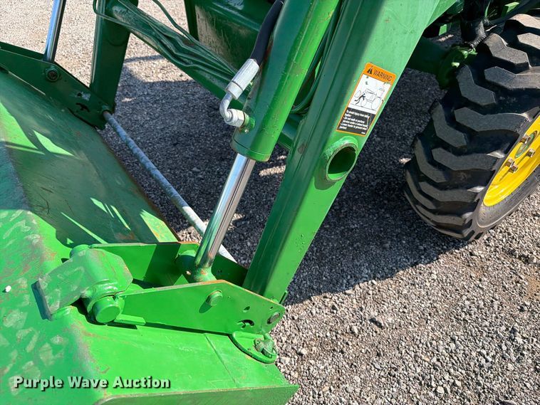 image for item FB5169 1998 John Deere 870 MFWD tractor