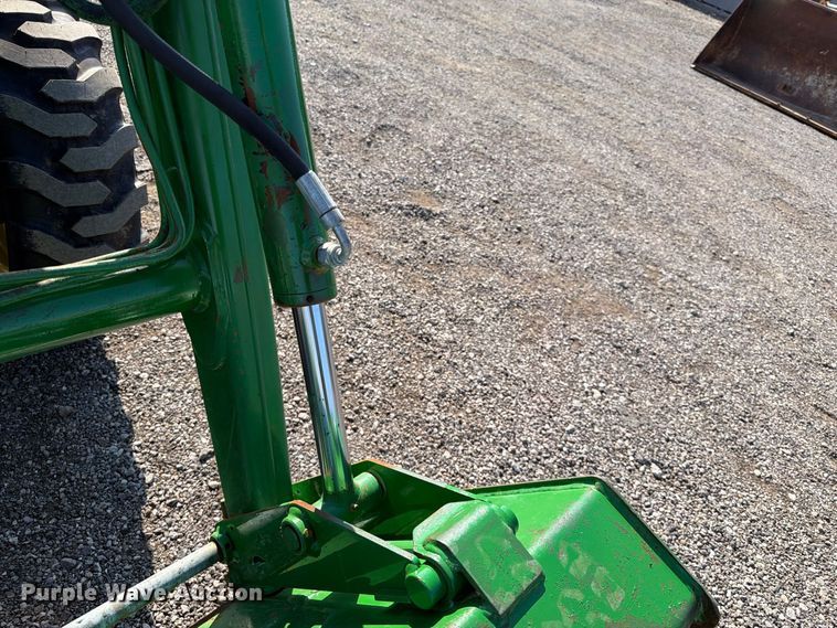 image for item FB5169 1998 John Deere 870 MFWD tractor