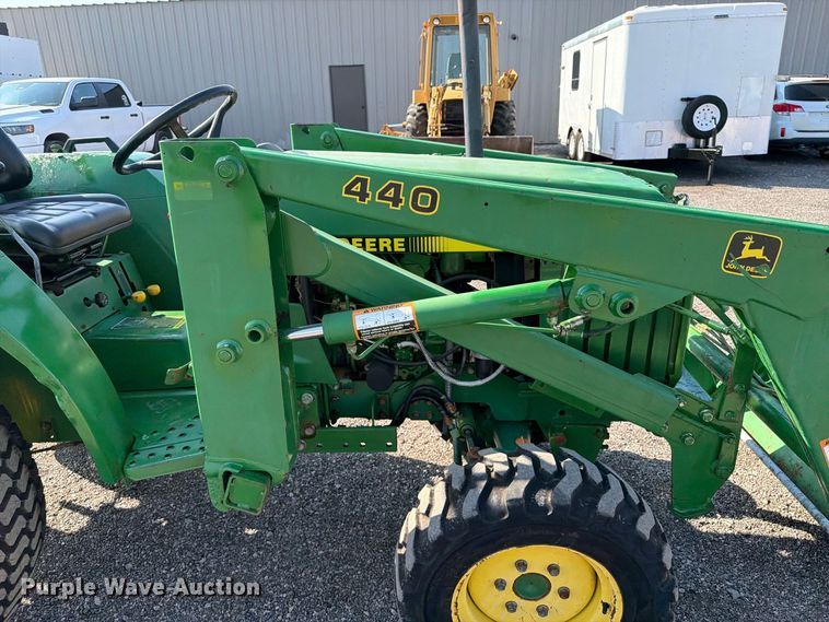 image for item FB5169 1998 John Deere 870 MFWD tractor