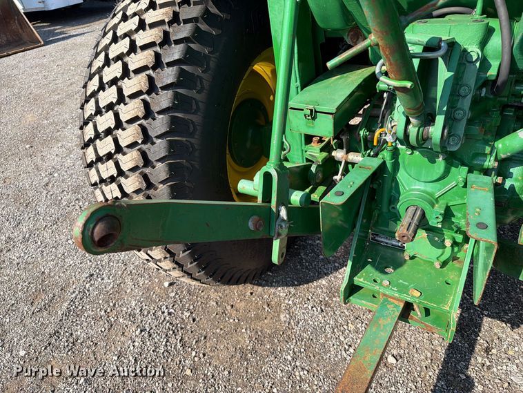 image for item FB5169 1998 John Deere 870 MFWD tractor