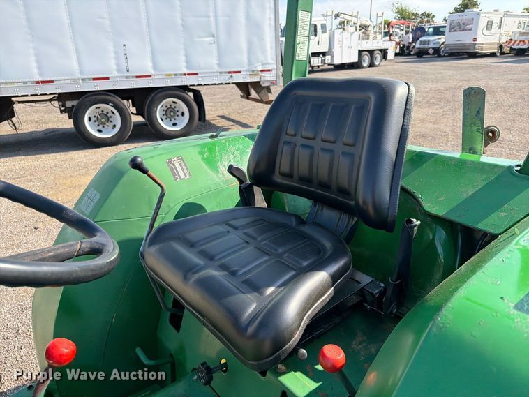 image for item FB5169 1998 John Deere 870 MFWD tractor