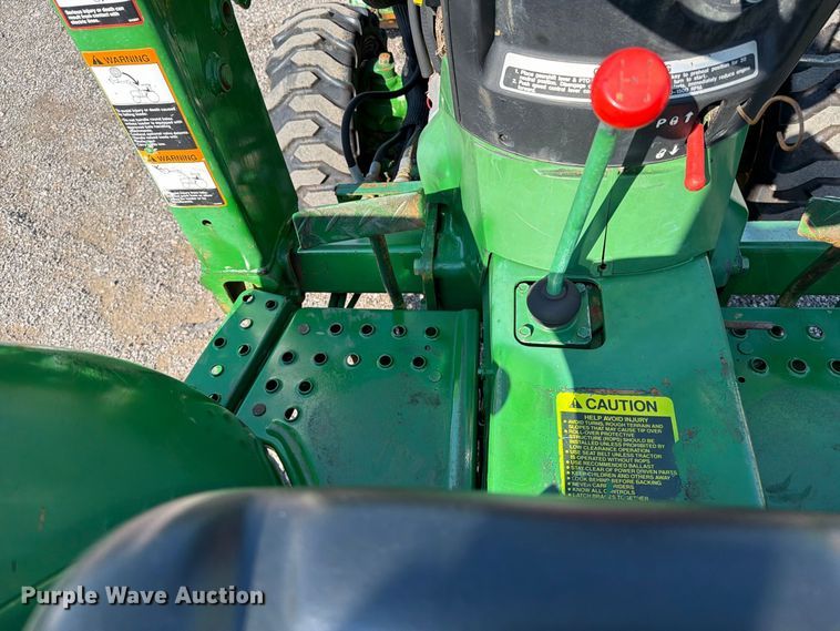 image for item FB5169 1998 John Deere 870 MFWD tractor
