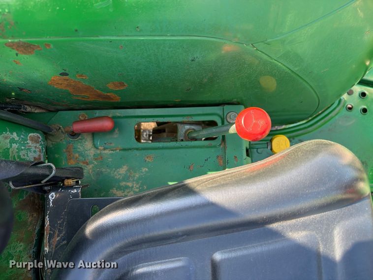 image for item FB5169 1998 John Deere 870 MFWD tractor