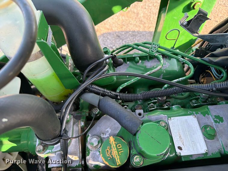 image for item FB5169 1998 John Deere 870 MFWD tractor