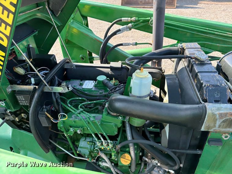 image for item FB5169 1998 John Deere 870 MFWD tractor