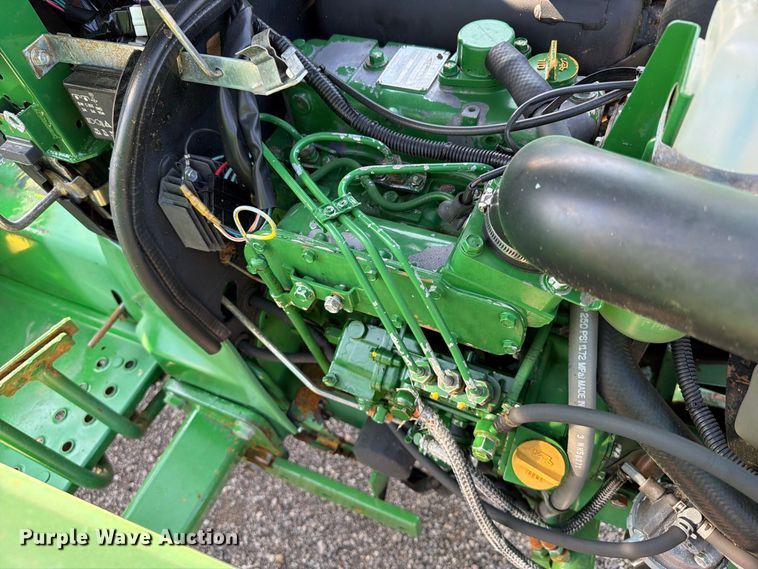 image for item FB5169 1998 John Deere 870 MFWD tractor