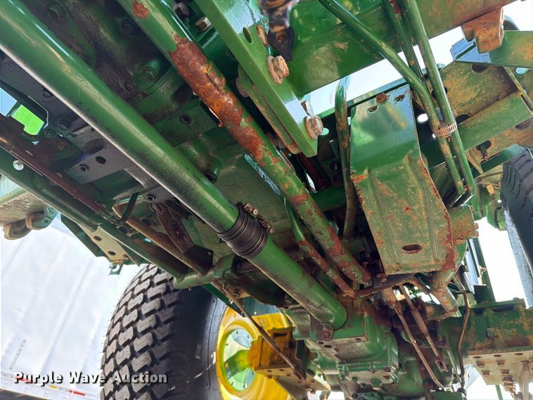 image for item FB5169 1998 John Deere 870 MFWD tractor