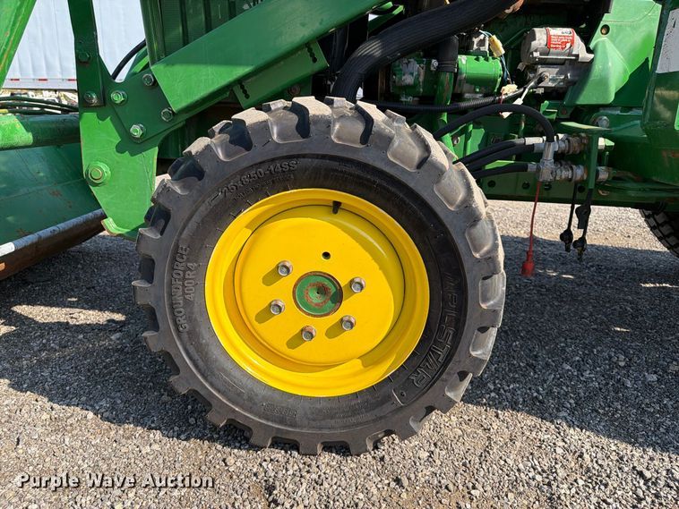 image for item FB5169 1998 John Deere 870 MFWD tractor