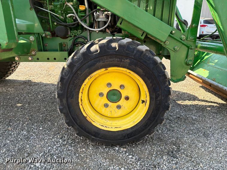 image for item FB5169 1998 John Deere 870 MFWD tractor
