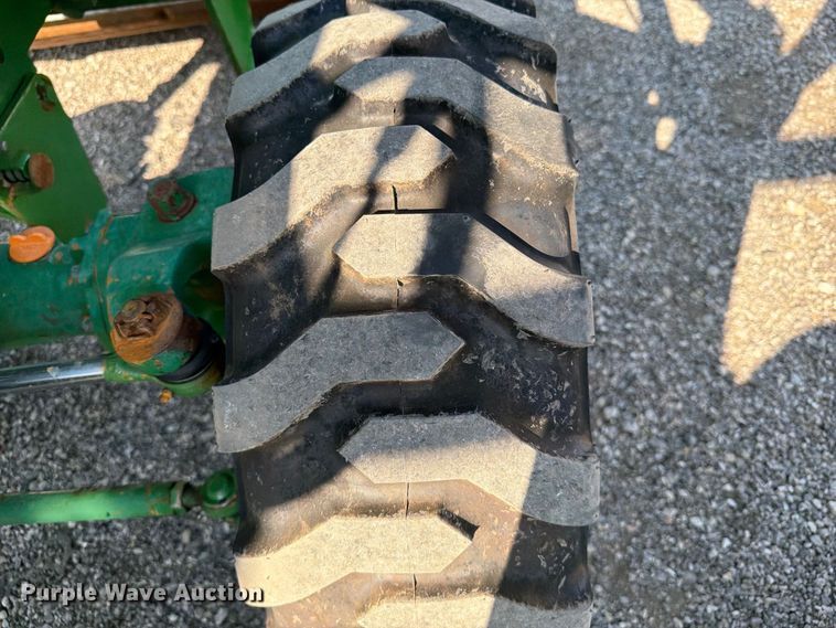 image for item FB5169 1998 John Deere 870 MFWD tractor